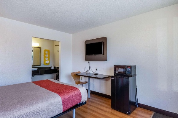 Motel 6-Little Rock, AR - West image 4