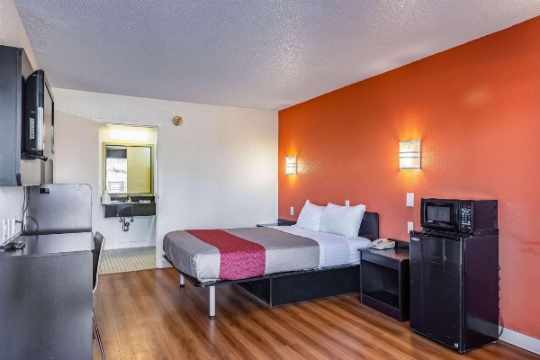 Motel 6-Little Rock, AR - West image 6